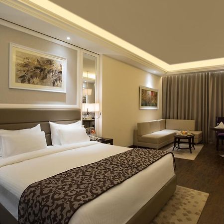 Singhania Sarovar Portico Райпур Экстерьер фото