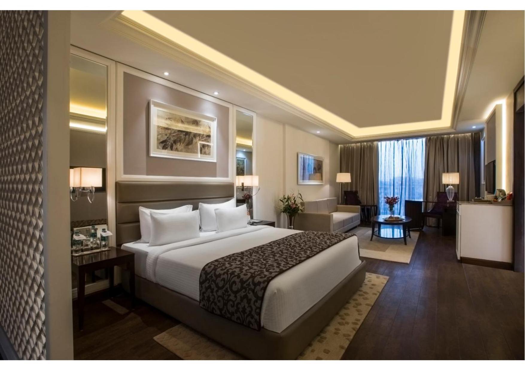 Singhania Sarovar Portico Райпур Экстерьер фото